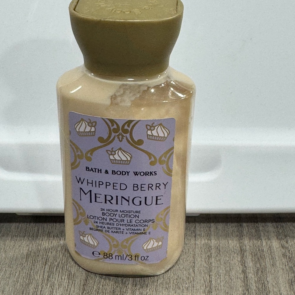 Bath & Body Works Whipped Berry Meringue Body Lotion 3oz Travel Size H23